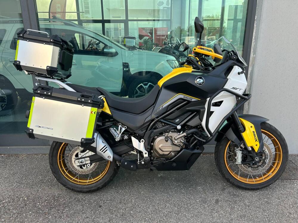 QJ Motor SVT 650 X (2025) (3)