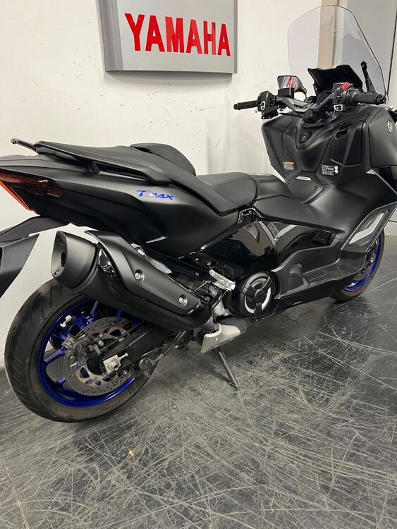 Yamaha T-Max 560 (2022 - 24) (4)