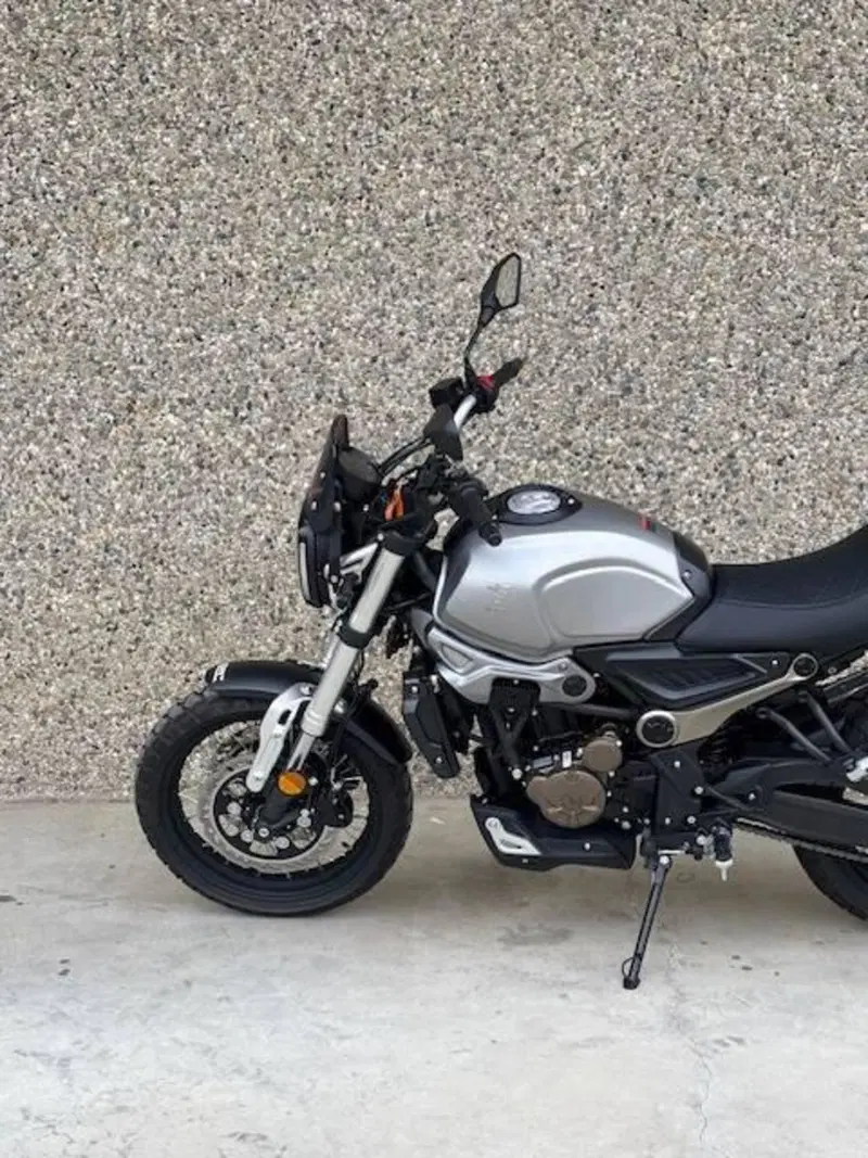 Voge Trofeo 300ACX Scrambler (2021 - 26) (3)
