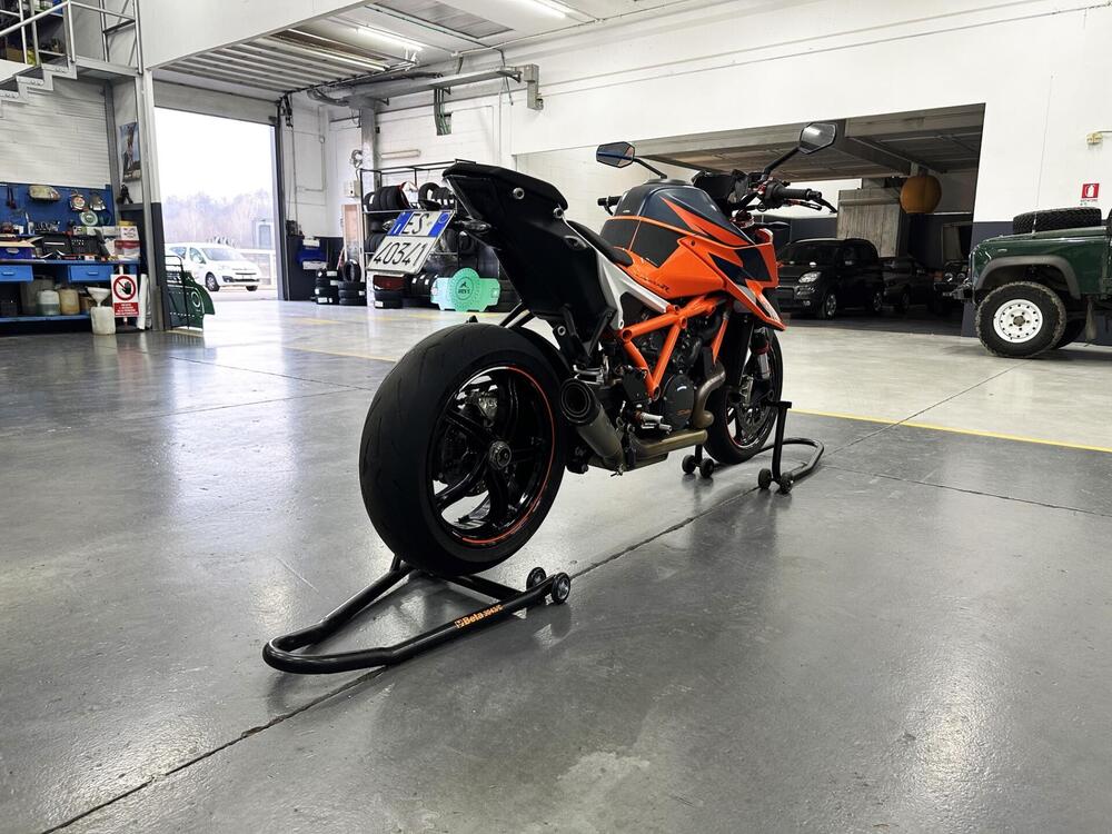 KTM 1290 Super Duke R (2020) (4)