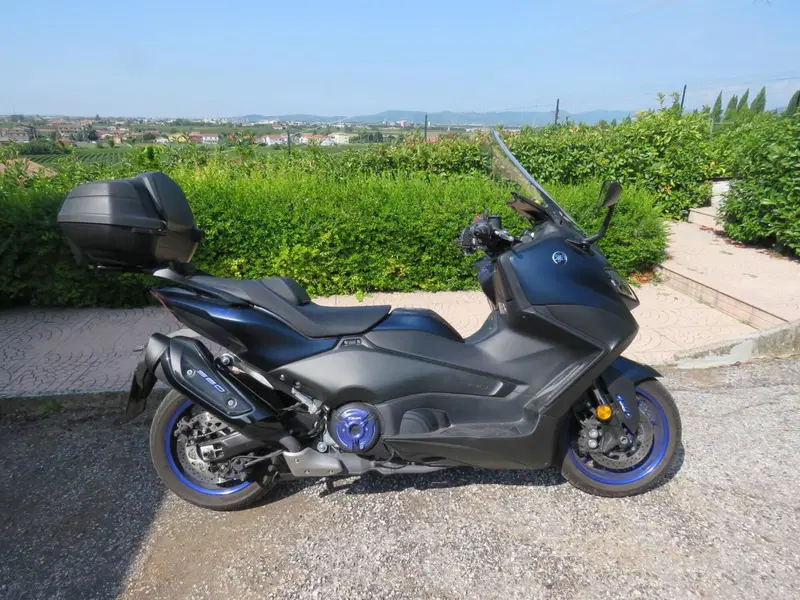 Yamaha T-Max 560 (2022 - 24)
