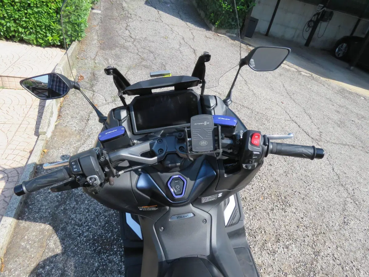 Yamaha T-Max 560 (2022 - 24) (6)