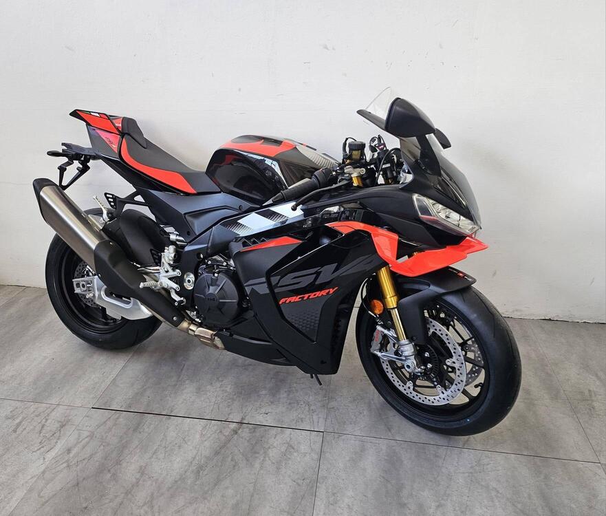 Aprilia RSV4 1100 Factory (2025)