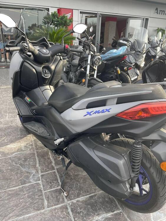 Yamaha X-Max 300 (2021 - 24) (4)
