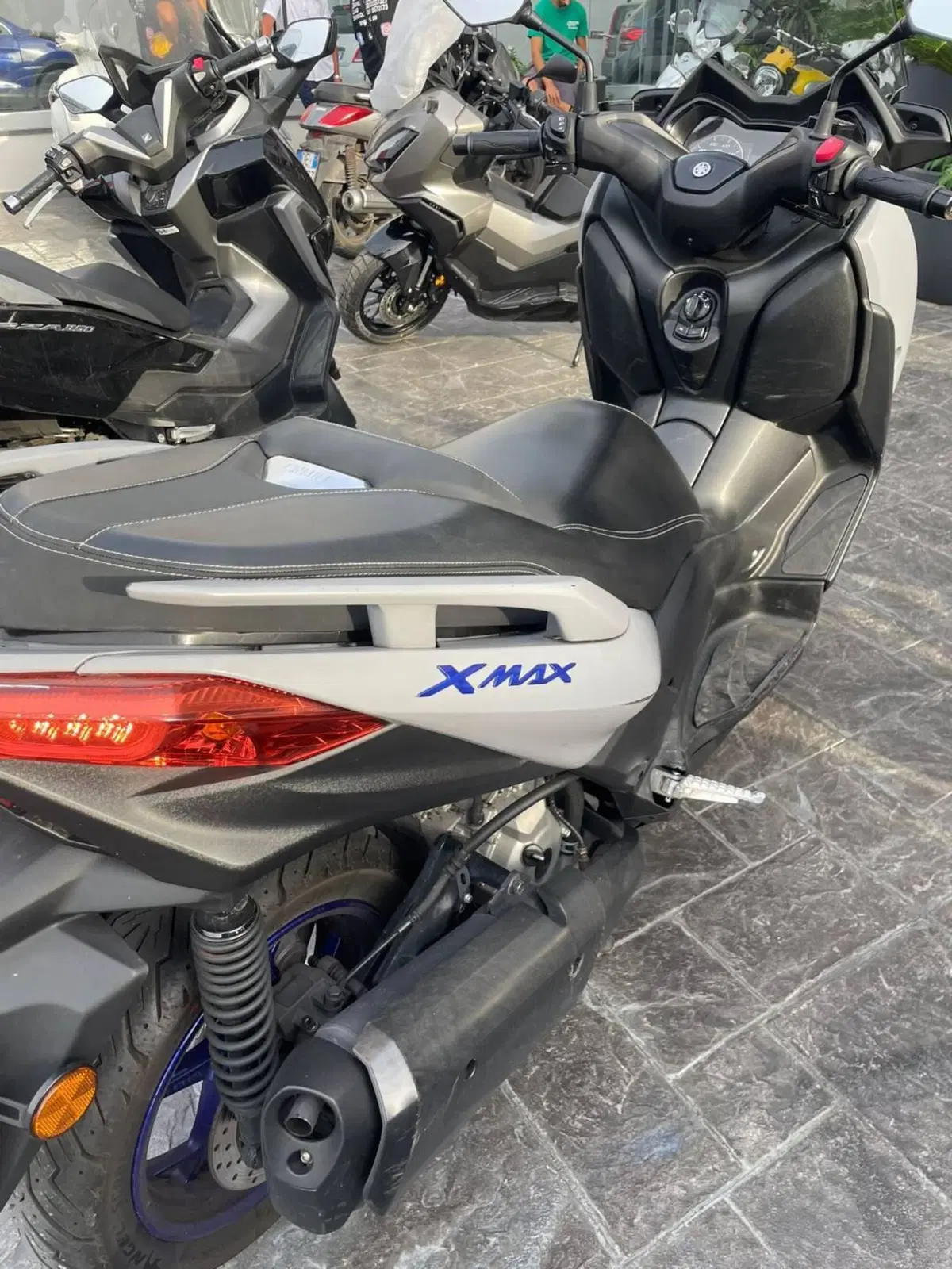 Yamaha X-Max 300 (2021 - 24) (8)