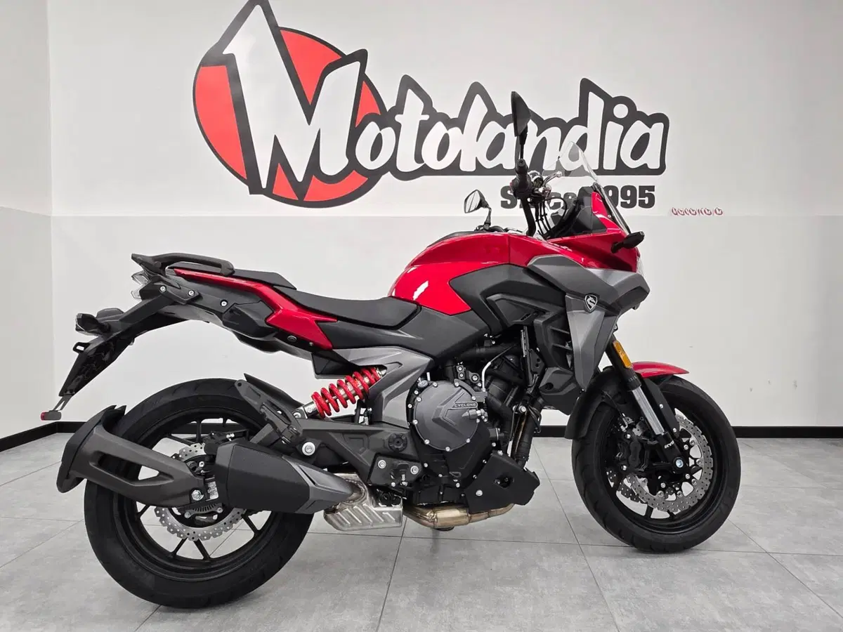 Cyclone RX650 (2025 - 26) (4)