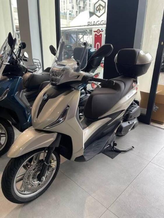 Piaggio Beverly 400 (2025) (2)