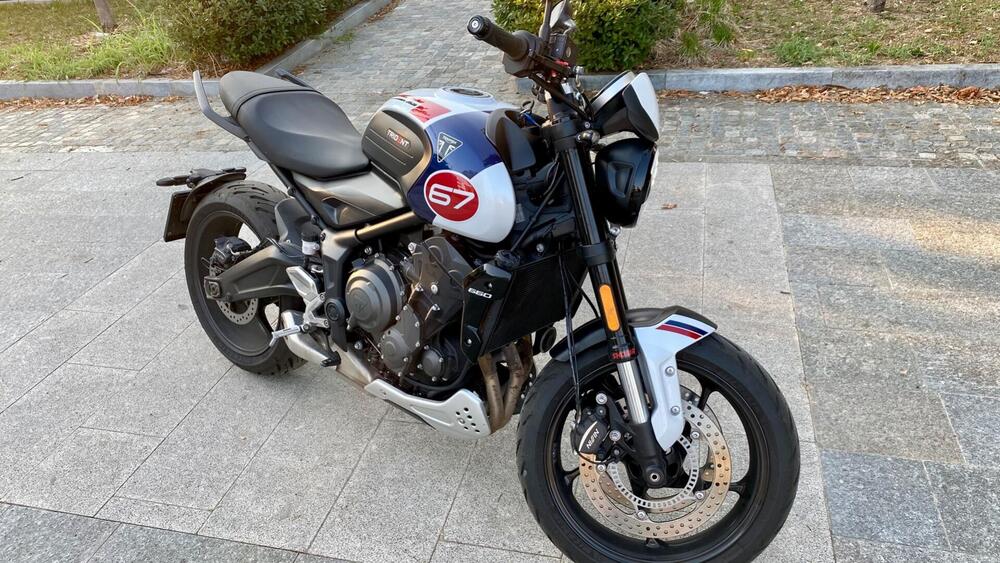 Triumph Trident 660 Triple Tribute Edition (2024) (5)