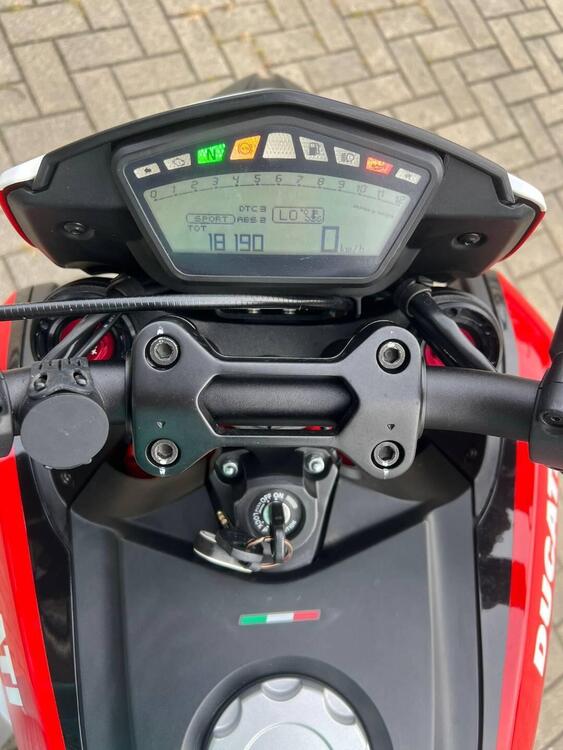 Ducati Hypermotard 821 SP (2013 - 15) (4)