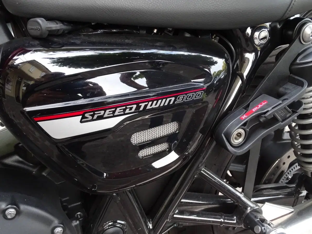 Triumph Speed Twin 900 Chrome Edition (2023) (18)