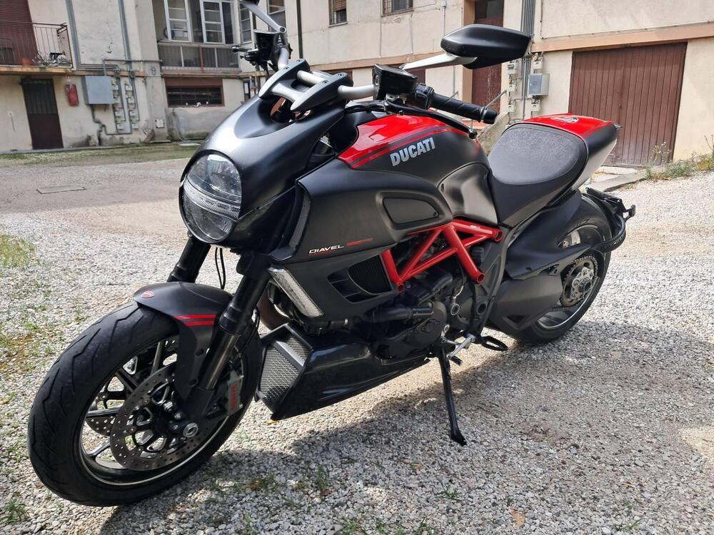Ducati Diavel 1200 Carbon (2010 - 13)