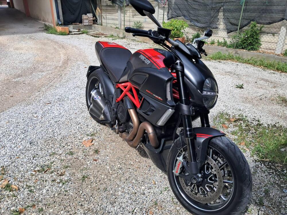Ducati Diavel 1200 Carbon (2010 - 13) (3)