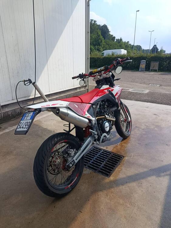 Fantic Motor XMF 125 Motard Performance 4T (2023 - 24) (2)