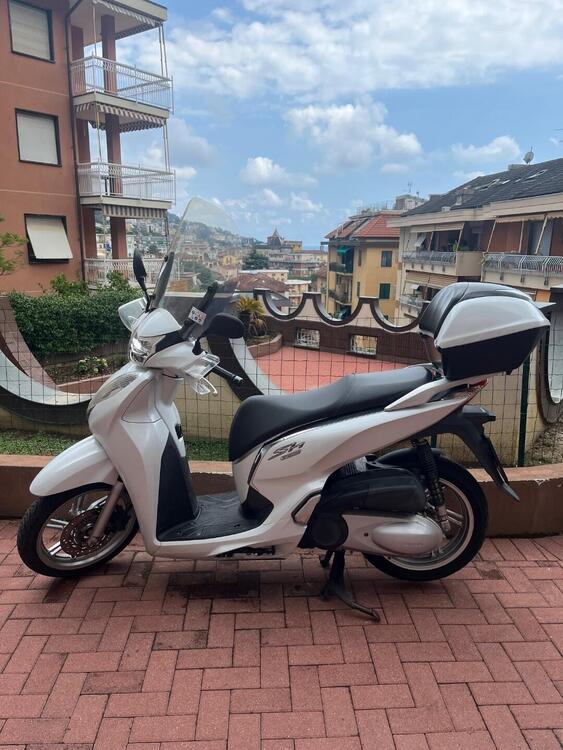 Honda SH 300 i ABS (2016 - 20) (2)