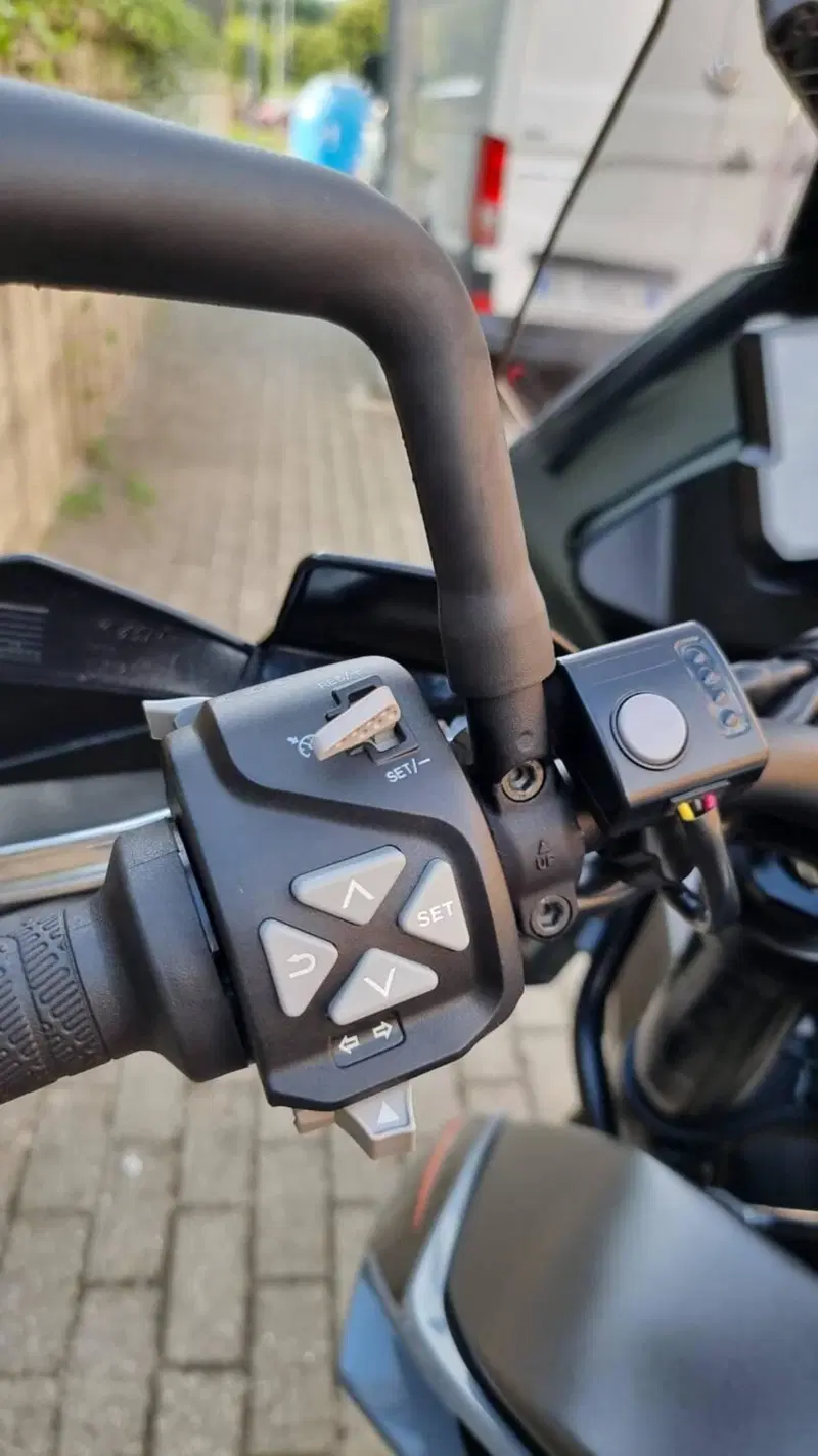 KTM 890 Adventure (2022) (4)