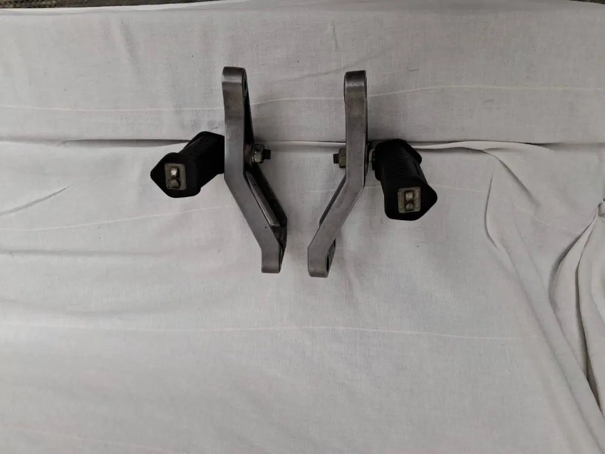 PEDANE E SUPPORTI POSTERIORI V7 RACER MOTO GUZ Moto Guzzi (2)