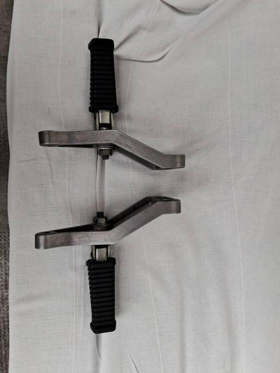 PEDANE E SUPPORTI POSTERIORI V7 RACER MOTO GUZ Moto Guzzi (3)