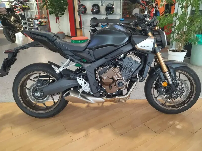 Honda CB 650 R E-Clutch (2024 - 26)