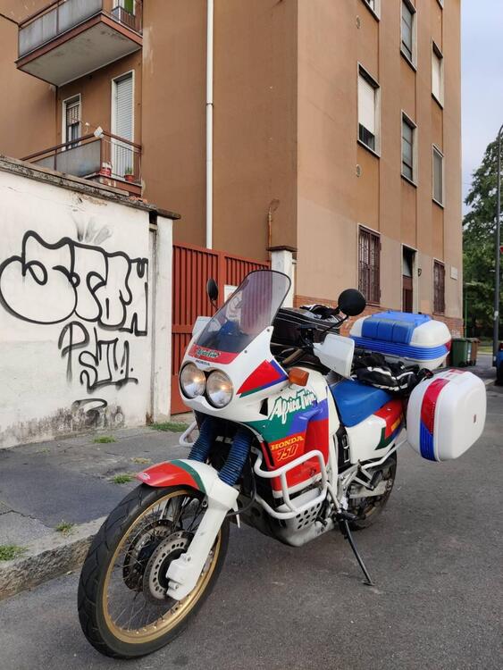 Honda Africa Twin RD04 XRV 750 (5)