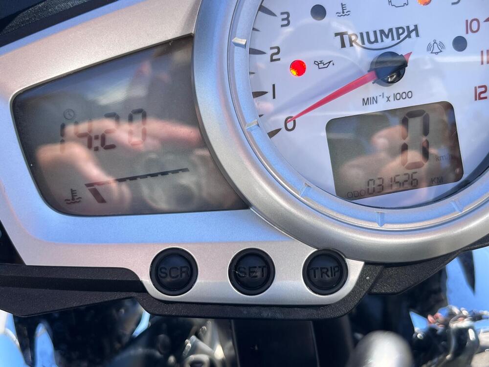 Triumph Speed Triple 1050 (2005 - 11) (4)