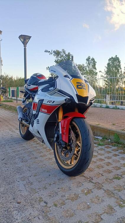Yamaha YZF R1 World GP 60th Anniversary (2022 - 23) (3)
