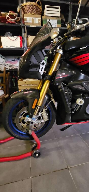 Aprilia Tuono 1000 R Factory (2004 - 05) (4)