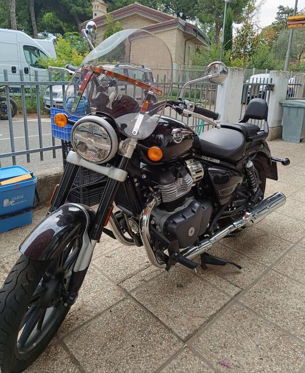 Royal Enfield Super Meteor 650 (2023 - 25) (4)