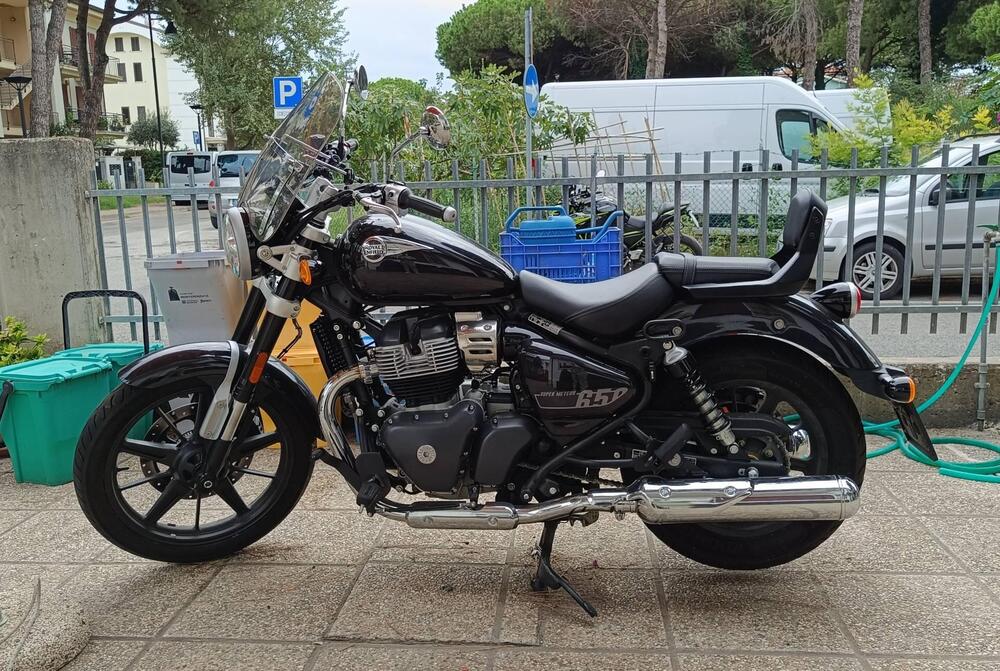 Royal Enfield Super Meteor 650 (2023 - 25) (5)