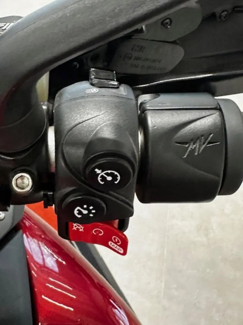 MV Agusta Turismo Veloce 800 Lusso (2021 - 23) (8)