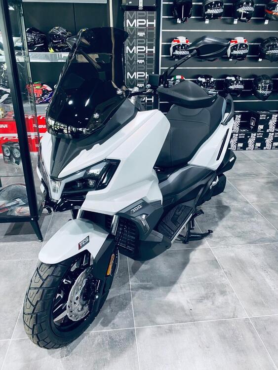 Sym ADX 300 (2024 - 25) (2)