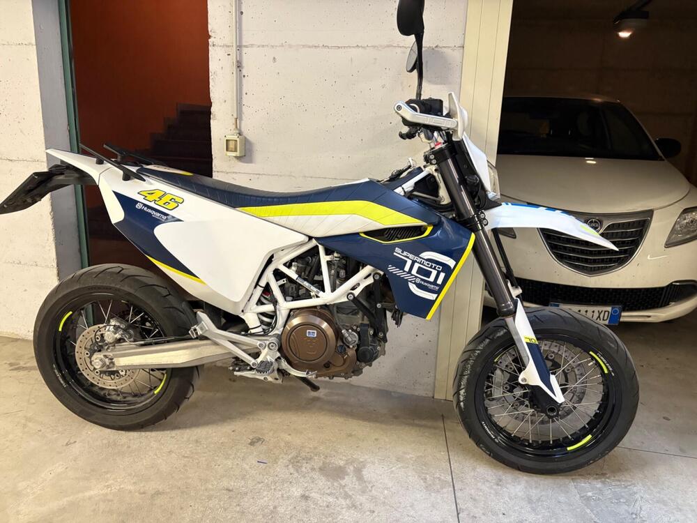 Husqvarna 701 Supermoto (2016)