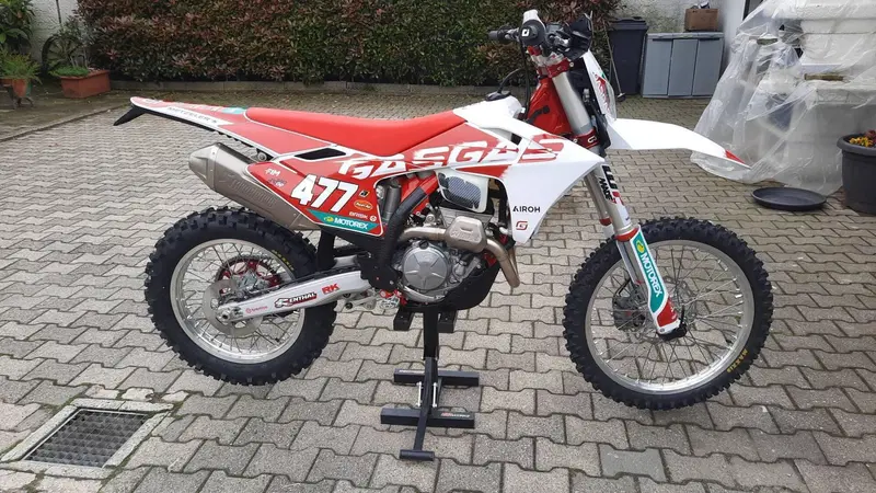 GASGAS EC 250 F (2025) (3)