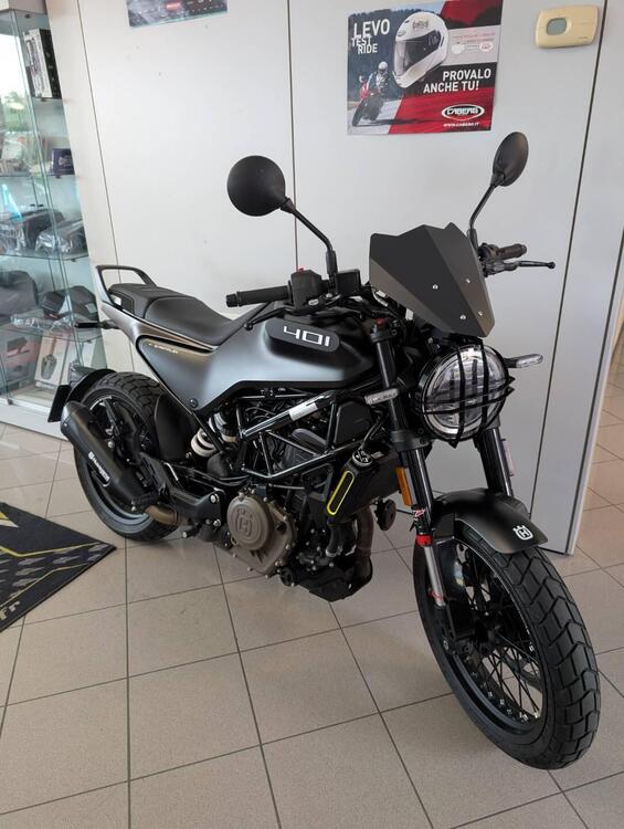 Husqvarna Svartpilen 401 (2021 - 23) (3)