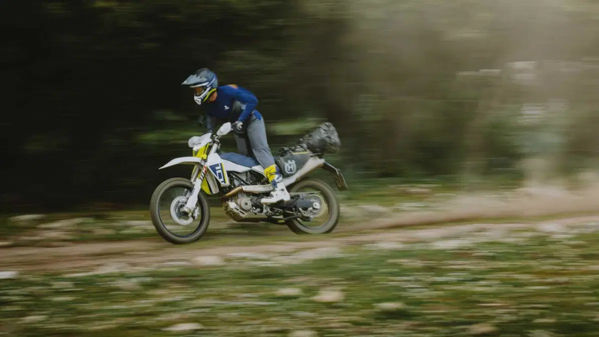 Husqvarna 701 Supermoto e 701 Enduro 2026: più CV, tecnologia e nuovo stile [GALLERY] (4)