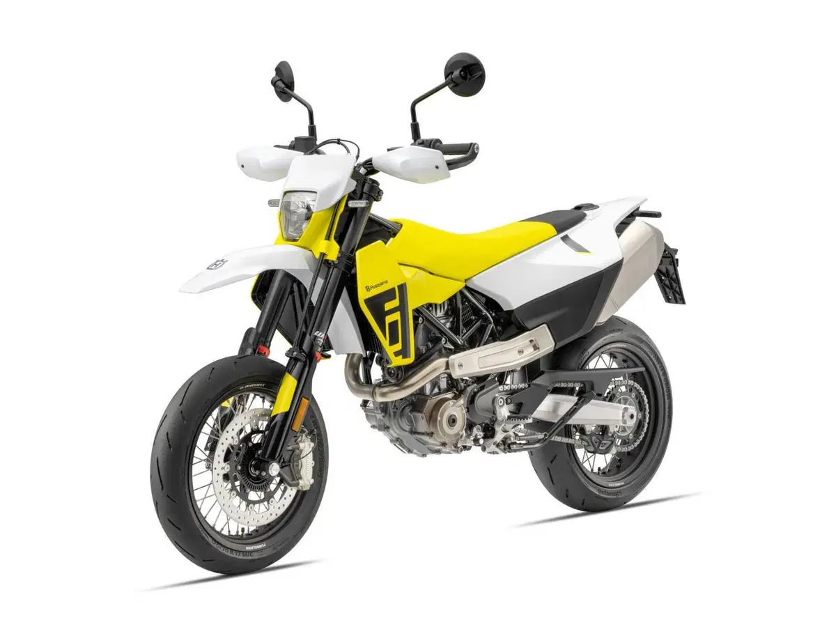 Husqvarna 701 Supermoto e 701 Enduro 2026: più CV, tecnologia e nuovo stile [GALLERY] (12)