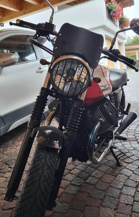 Moto Guzzi V7 II Special (2015 - 17) (2)