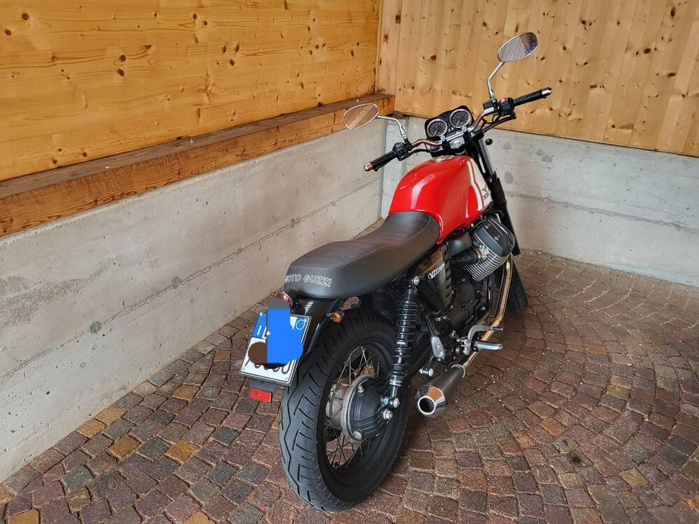 Moto Guzzi V7 II Special (2015 - 17) (4)