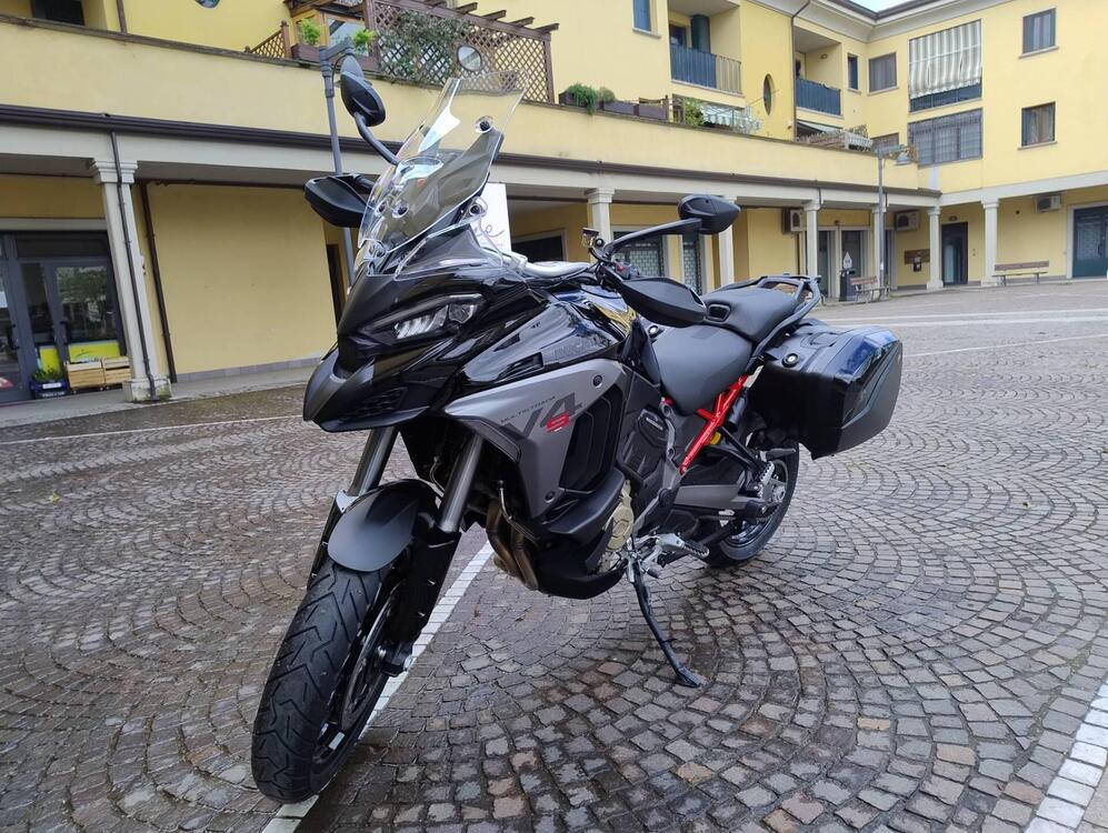 Ducati Multistrada V4 S (2025)