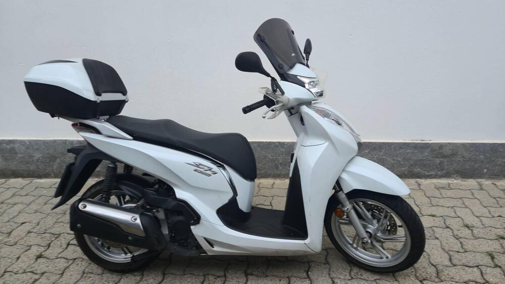 Honda SH 300 i Sport ABS (2018 - 20) (2)