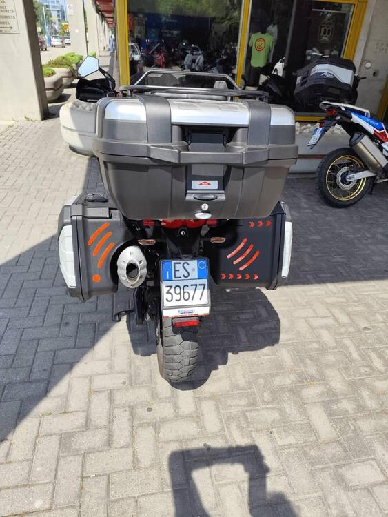 Moto Guzzi V85 TT Evocative Graphics (2019 - 20) (3)