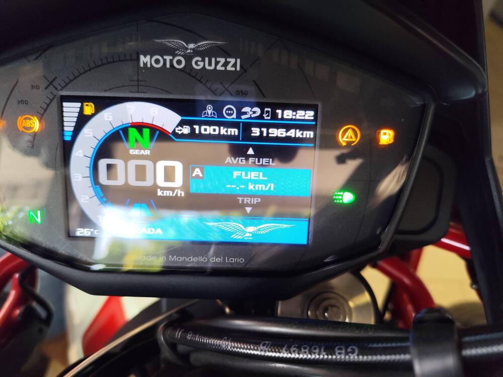 Moto Guzzi V85 TT Evocative Graphics (2019 - 20) (4)