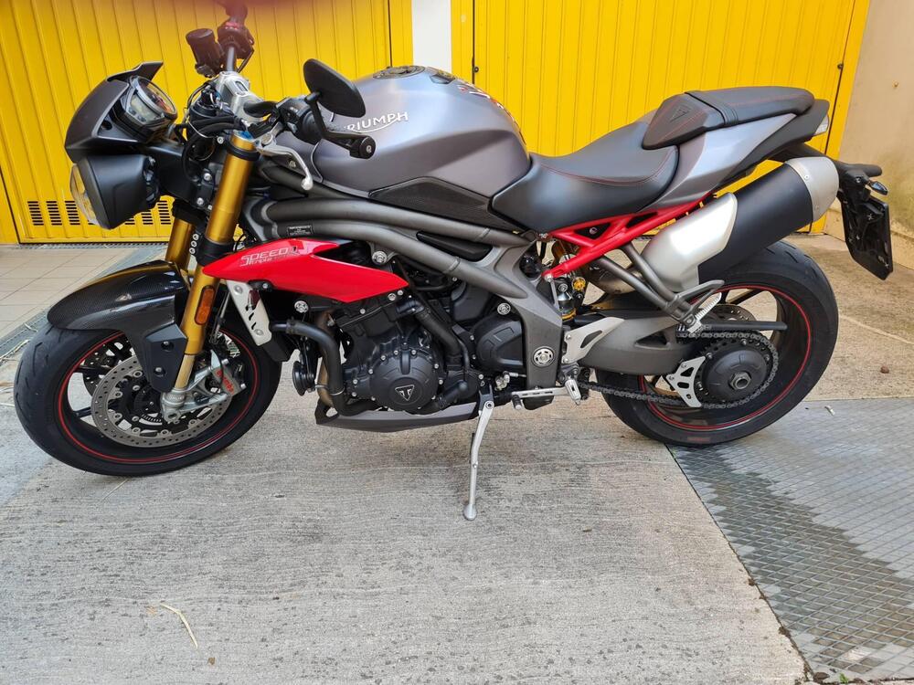 Triumph Speed Triple 1050 R ABS (2016 - 17) (5)