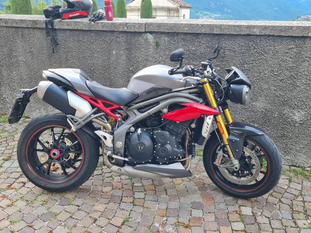 Triumph Speed Triple 1050 R ABS (2016 - 17) (3)