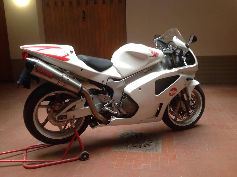 Honda VTR 1000 SP-1 (2000 - 01) (2)