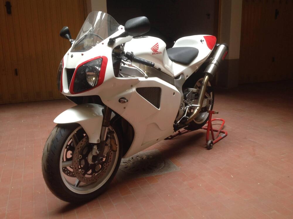 Honda VTR 1000 SP-1 (2000 - 01) (4)