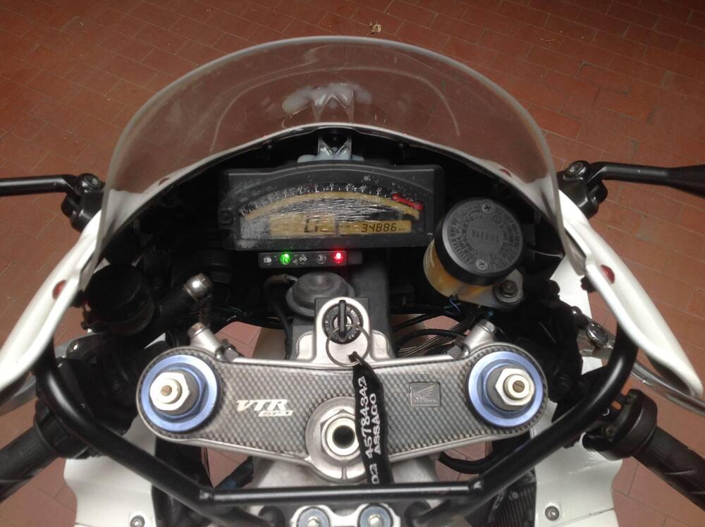 Honda VTR 1000 SP-1 (2000 - 01) (5)