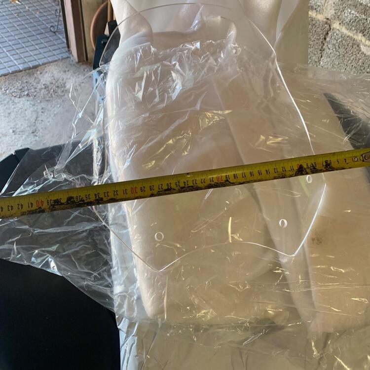 Vendo cupolino nuovo per BMW R1200R Amazon (2)