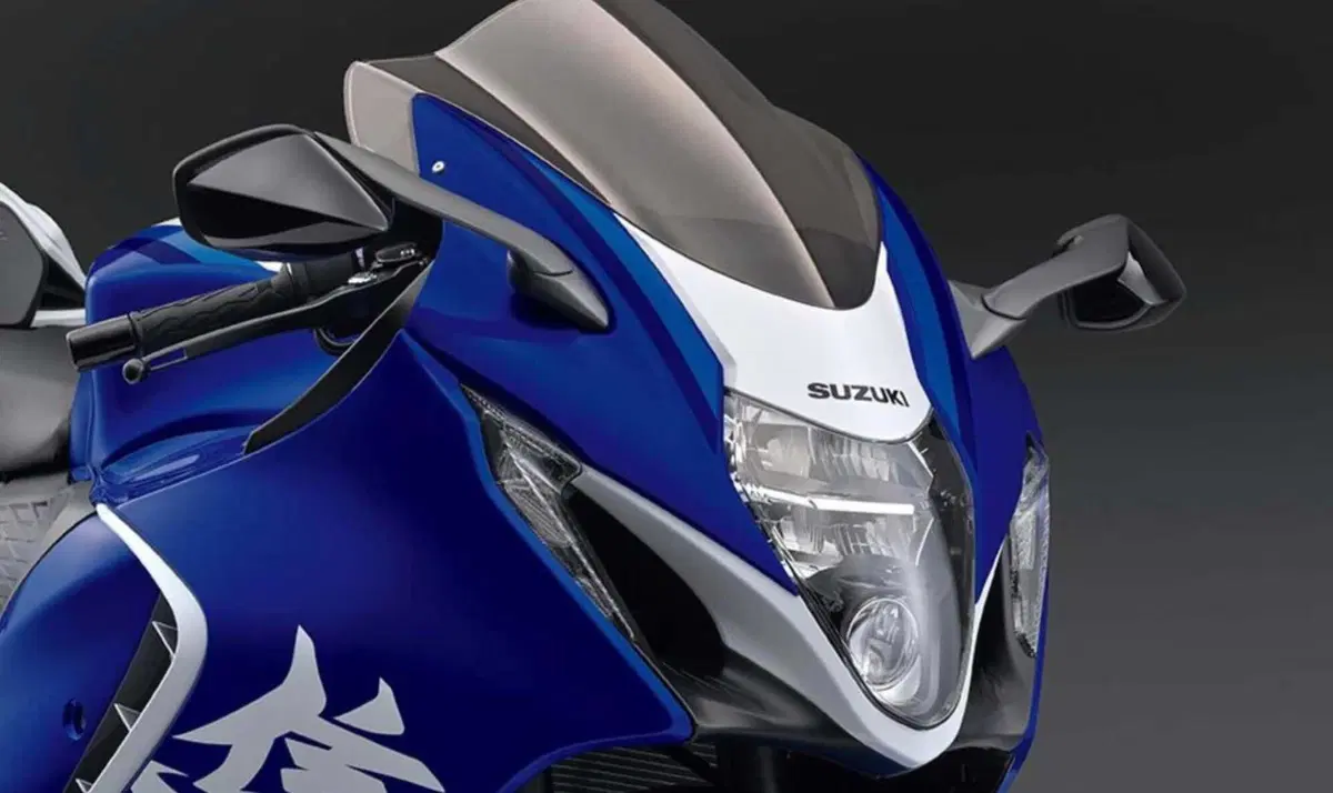 Suzuki Hayabusa 2026, torna la leggenda con l’edizione speciale Pearl Vigor Blue (9)