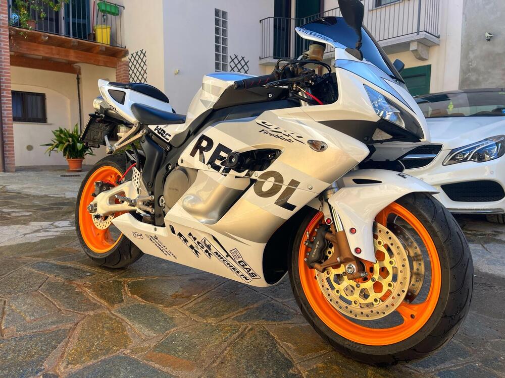 Honda CBR 1000 RR Fireblade (2004 - 05)