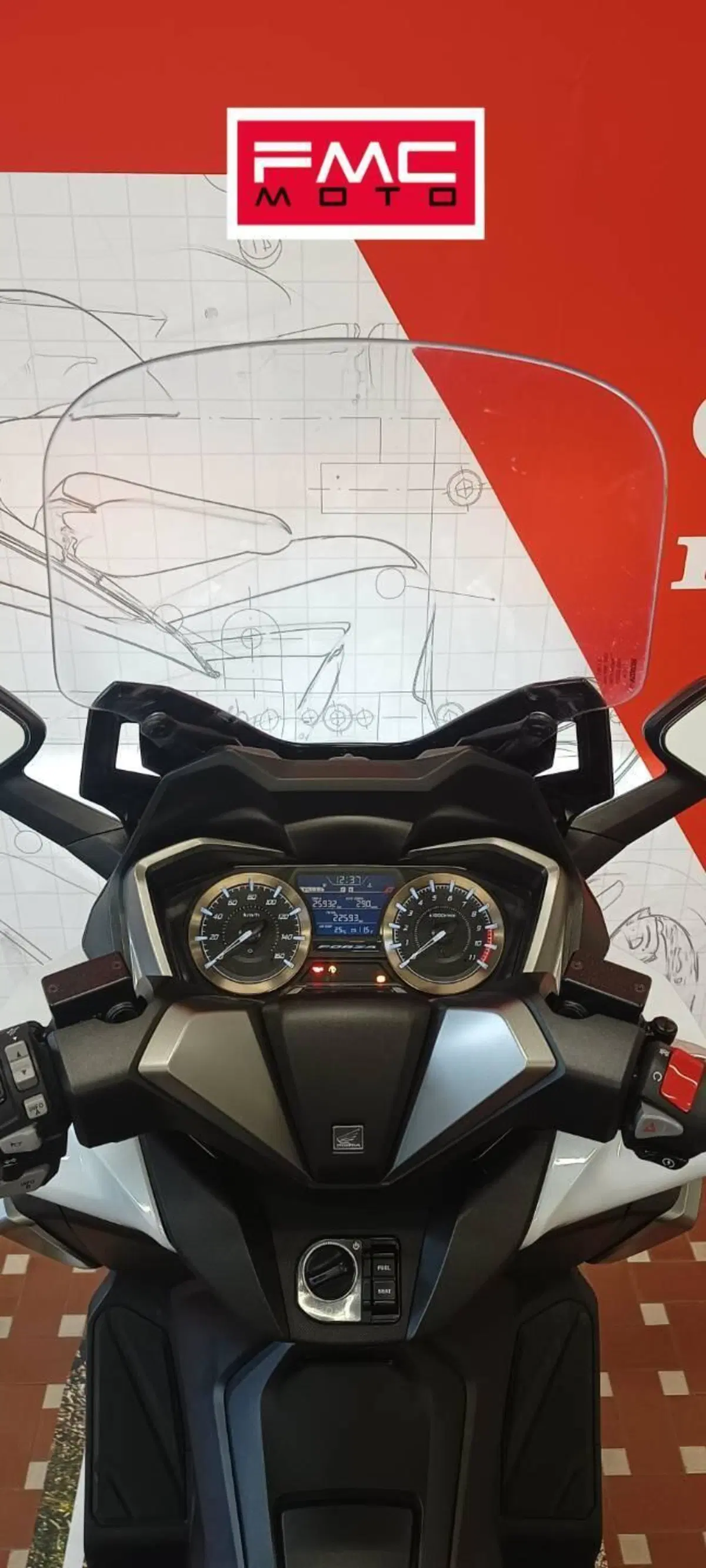 Honda Forza 350 (2022 - 24) (7)